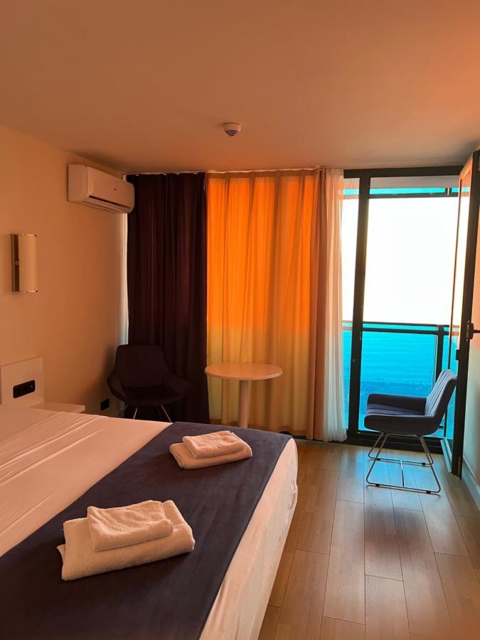 The Best Beach Aparthotel Orbi City Batumi Exteriör bild