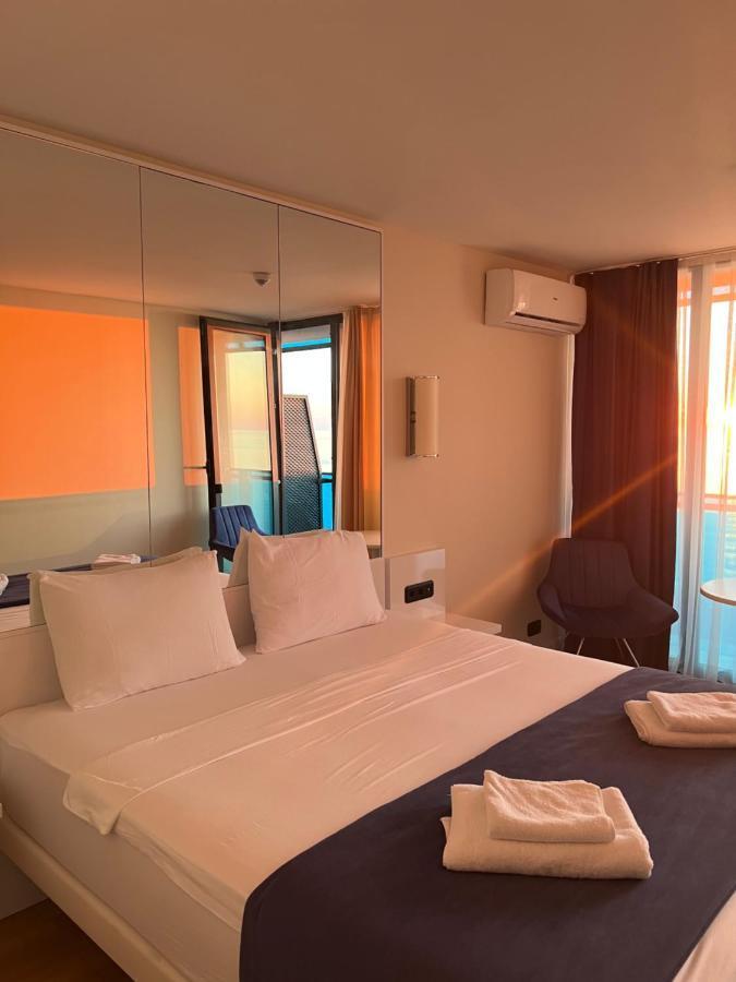 The Best Beach Aparthotel Orbi City Batumi Exteriör bild