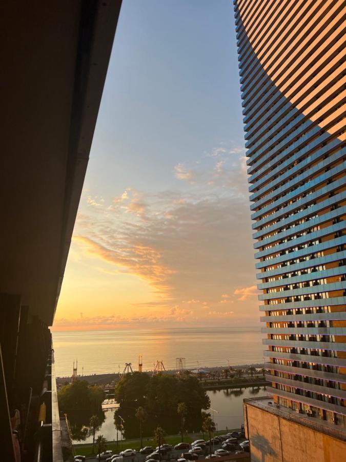 The Best Beach Aparthotel Orbi City Batumi Exteriör bild